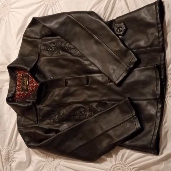 Leather coat - Picture 6 of 9